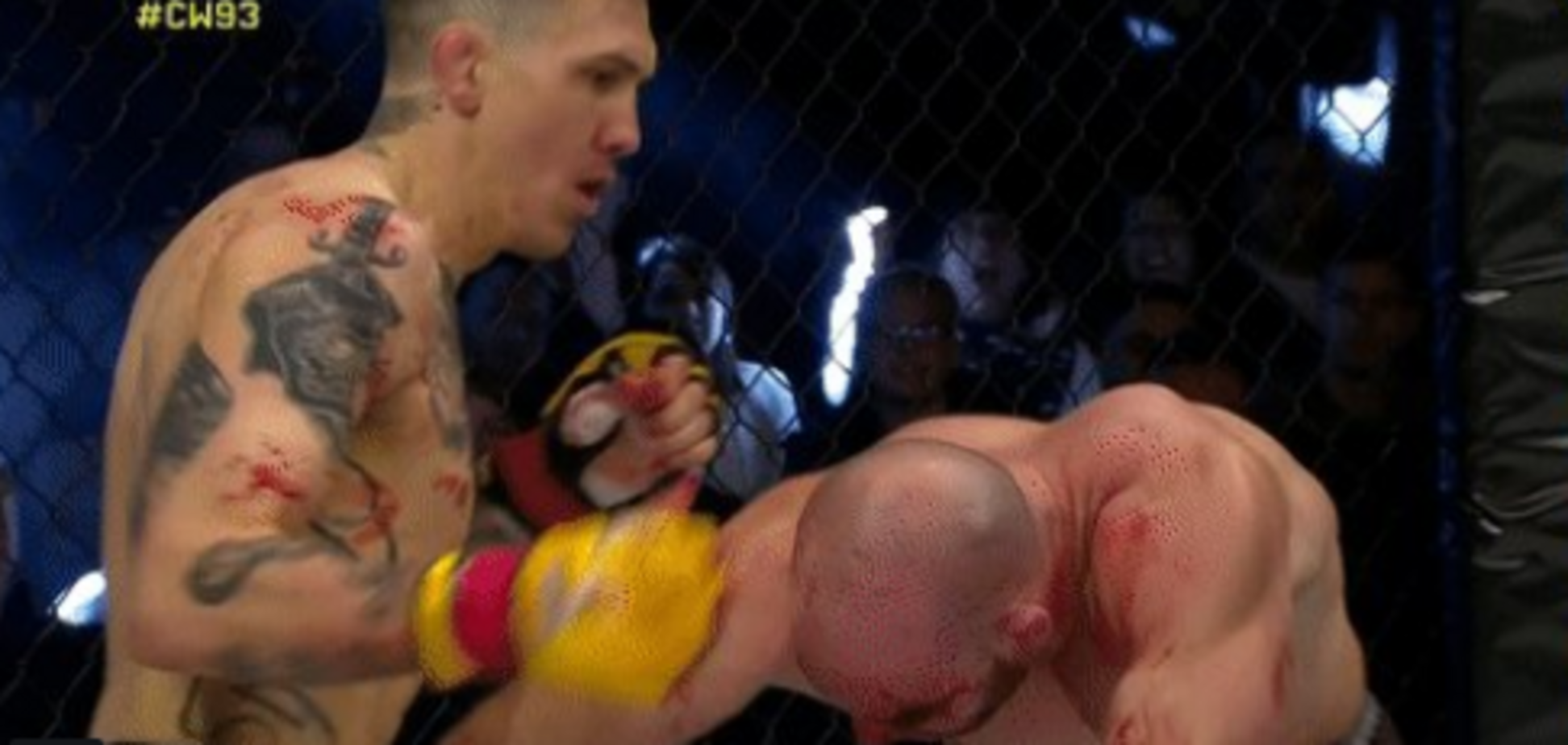 Боец нанес сопернику самую жуткую травму в истории MMA