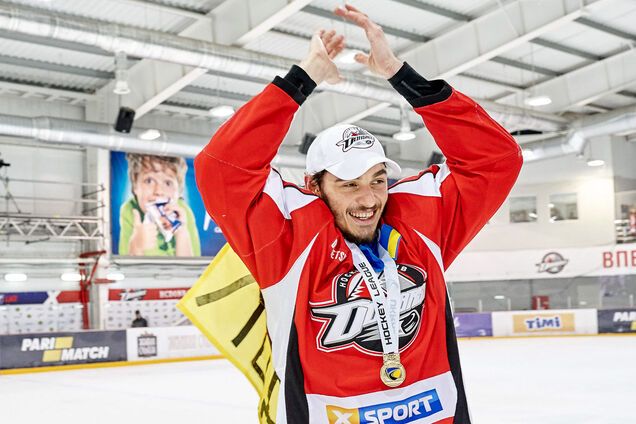 'Виходжу з прапором України': чемпіон світу ввів патріотичну традицію в 'Донбасі'