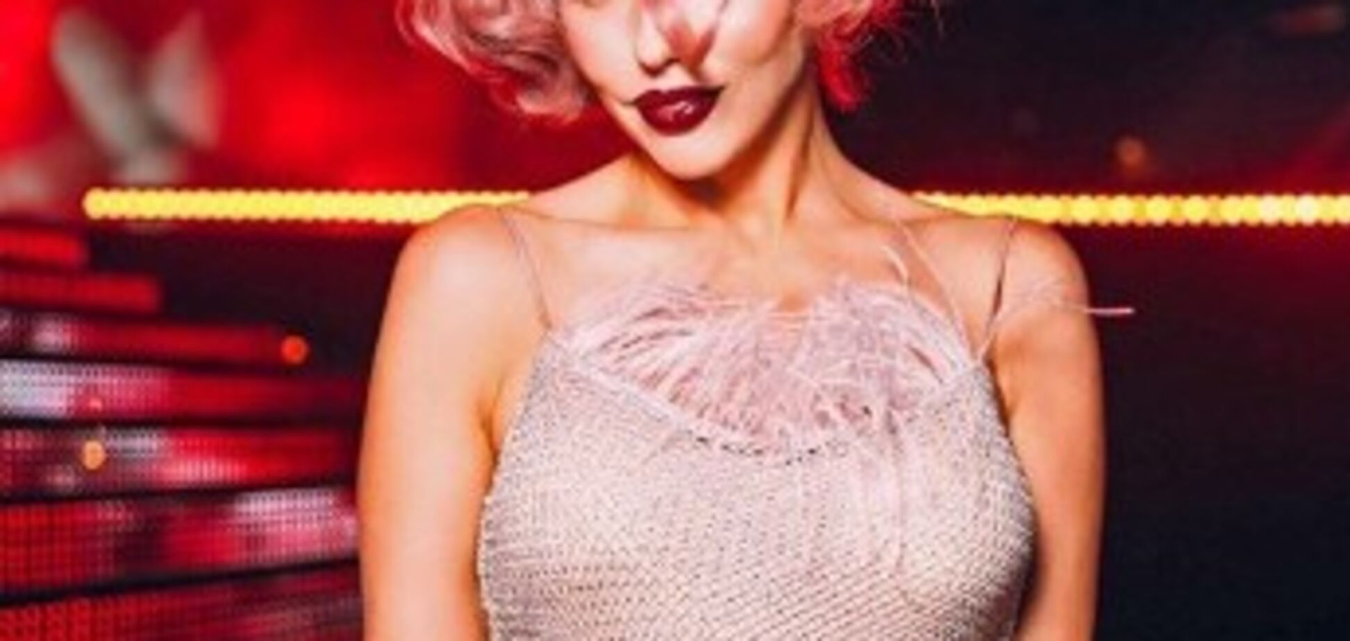 'Королева-ноги': Полякова вразила фанів шикарними формами