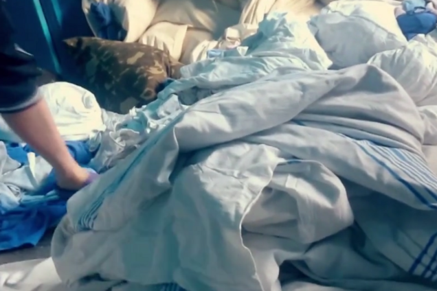 Грязное белье, антисанитария и поборы: украинцам показали все ужасы 'Укрзалізниці' 