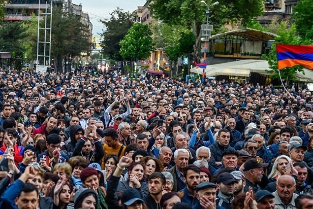 Никто другой Армении не поможет