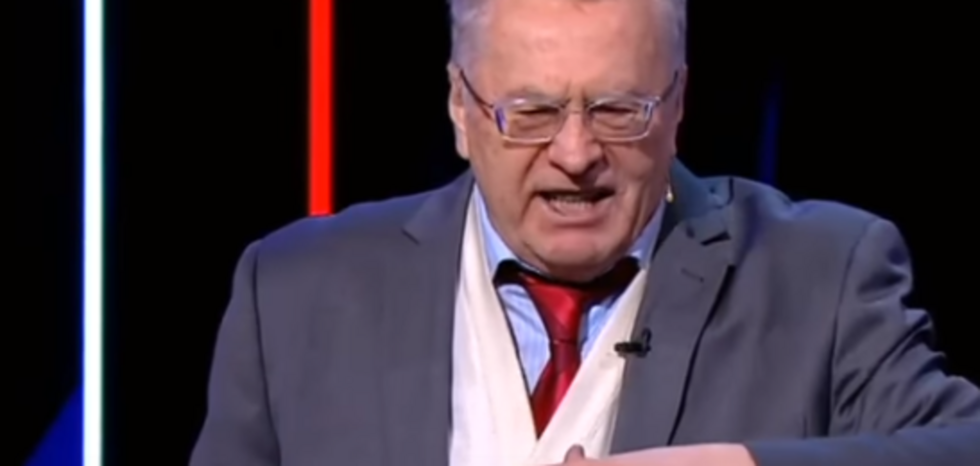 'Пора в Comedy Club выступать': Жириновский пообещал написать роман об американских пришельцах