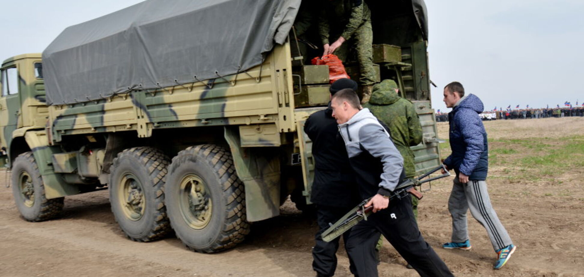 Відповзали із загиблими: терористи зазнали втрат на Донбасі