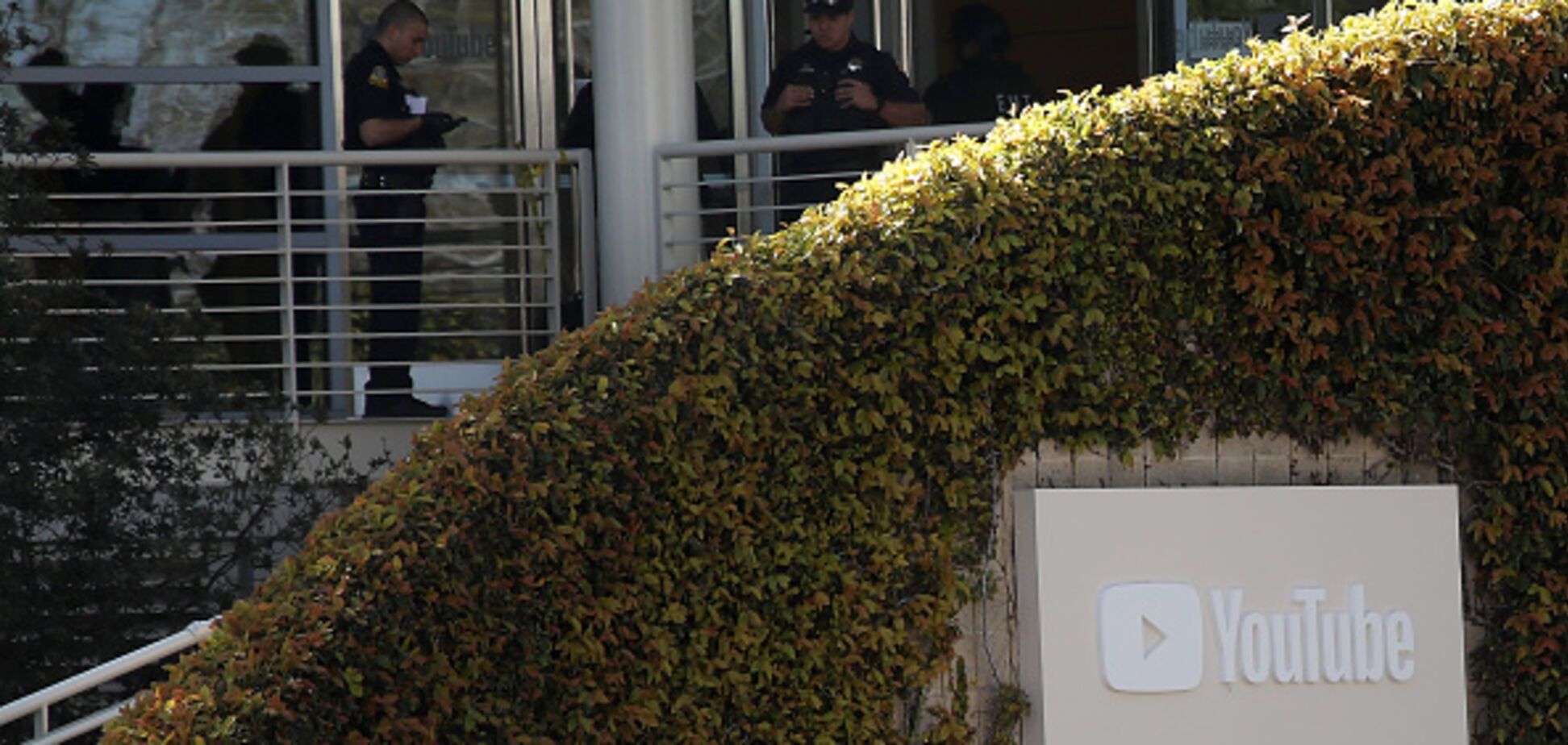 Кто устроил стрельбу в штаб-квартире YouTube: что известно о нападавшей. Фото