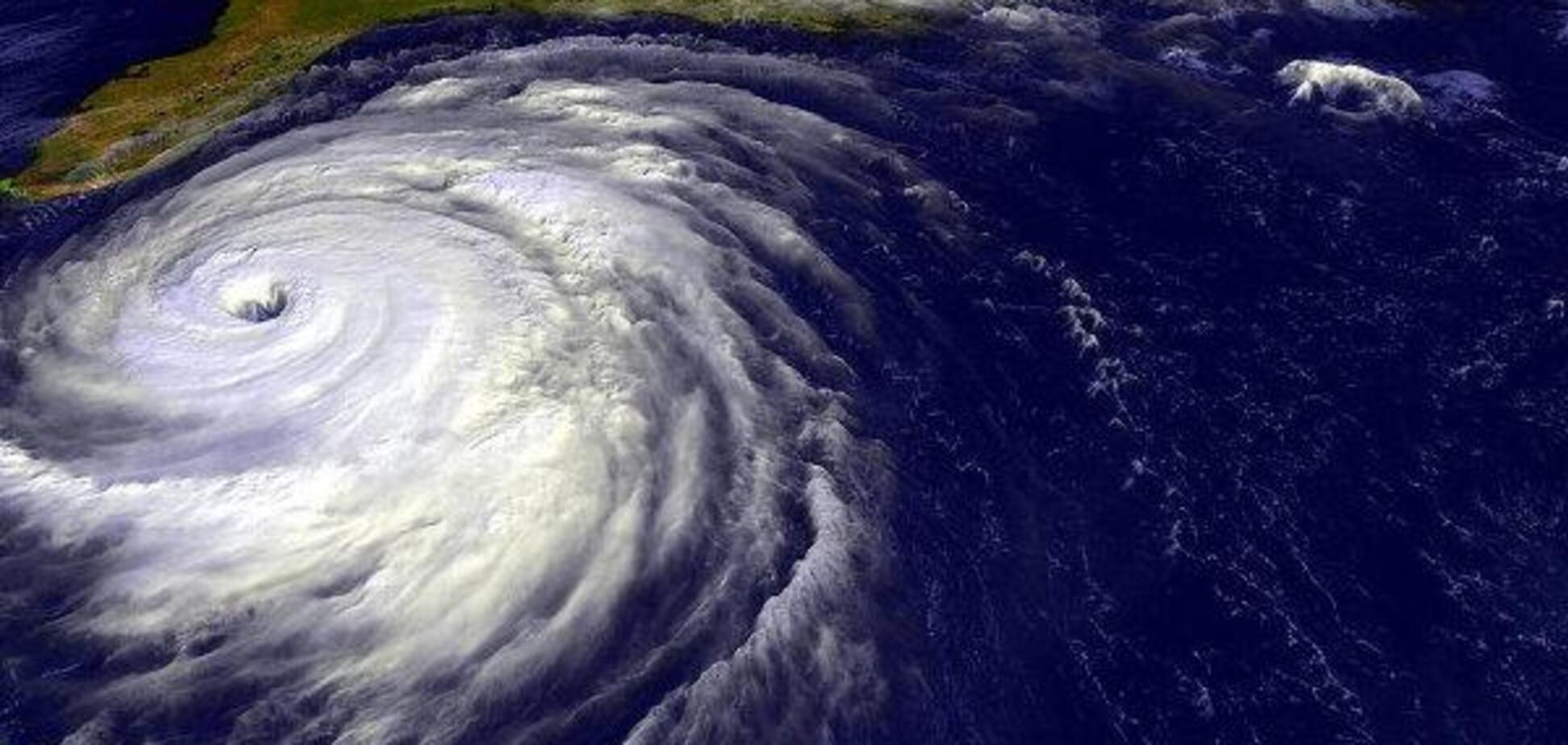  В космосе нашли гигантский ураган