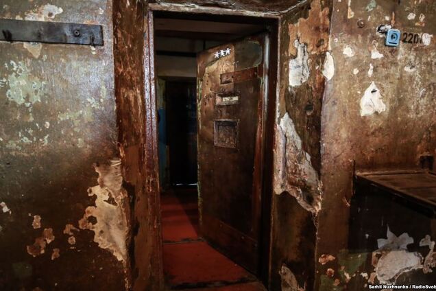 В Киевском СИЗО заключенные спят по очереди: появились жуткие фото