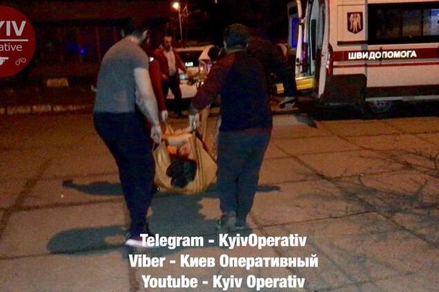 Дрались 10 человек: в Киеве массовая бойня закончилась резней. Опубликовано фото и видео