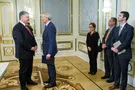 Порошенко наградил Сенатора США почетным орденом