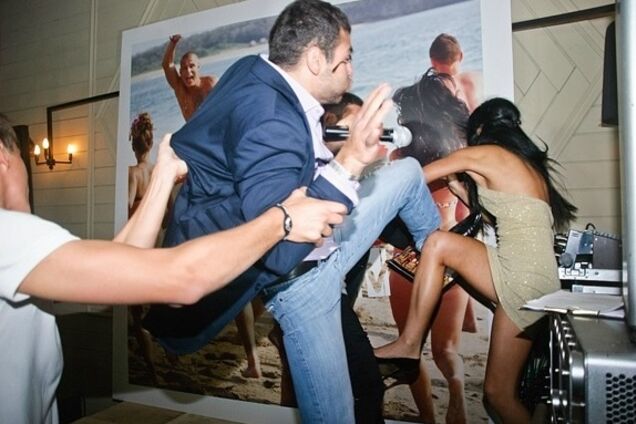 Встали с колен, а повадки остались: хамство россиян прощаться не будет