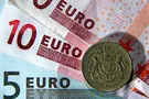 В Украине упал курс доллара и евро