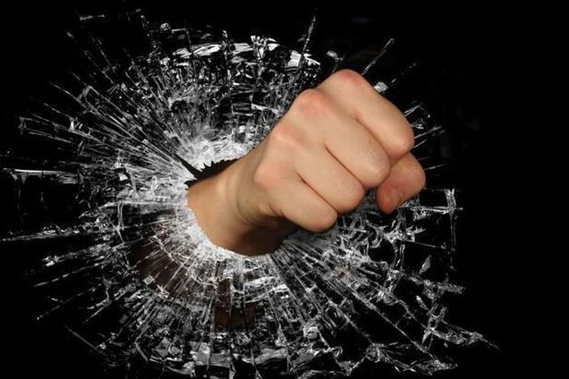 Грабить, унижать, убивать: как развлекаются 'банды' подростков в Украине