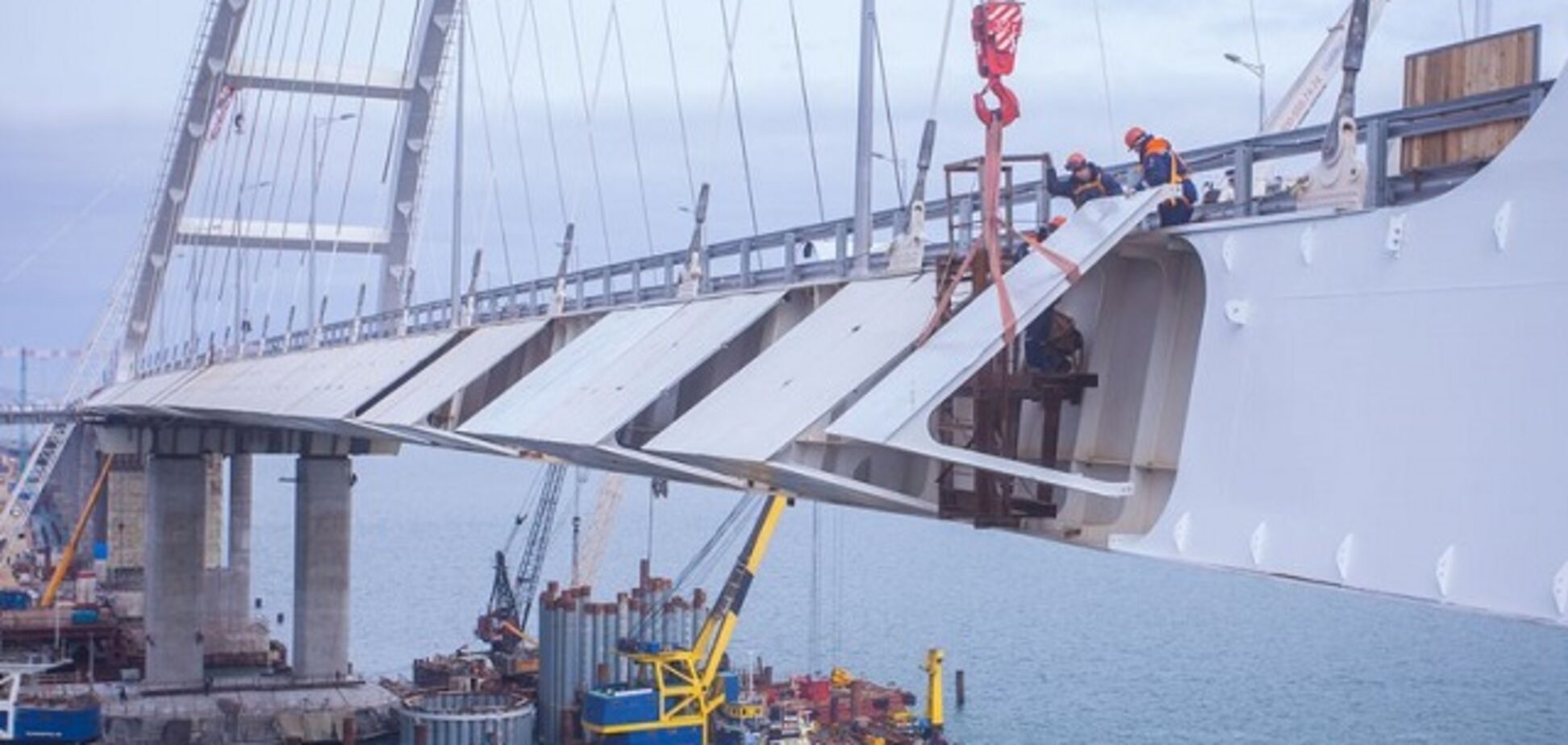Строительство Крымского моста: опубликованы свежие фото