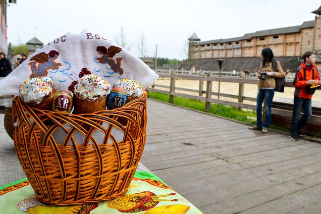 Пасха в "Парке Киевская Русь": посвятят блюда и устроят шоу