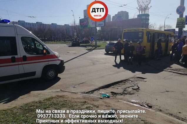 'Сняло скальп': в киевской маршрутке произошло ЧП