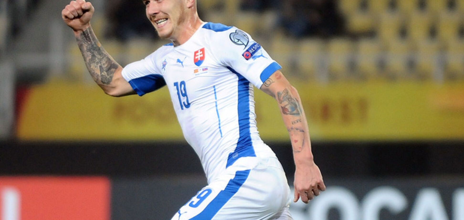 Словацкий футболист забил фантастический гол с центра поля: опубликовано видео