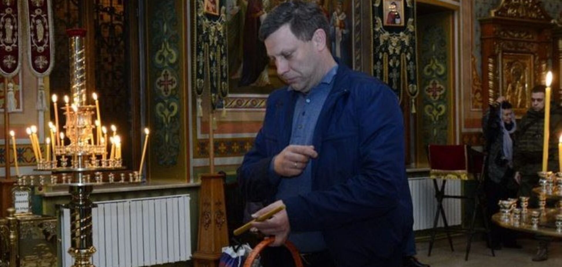 'Пришел каяться': Захарченко едко высмеяли за фото из церкви