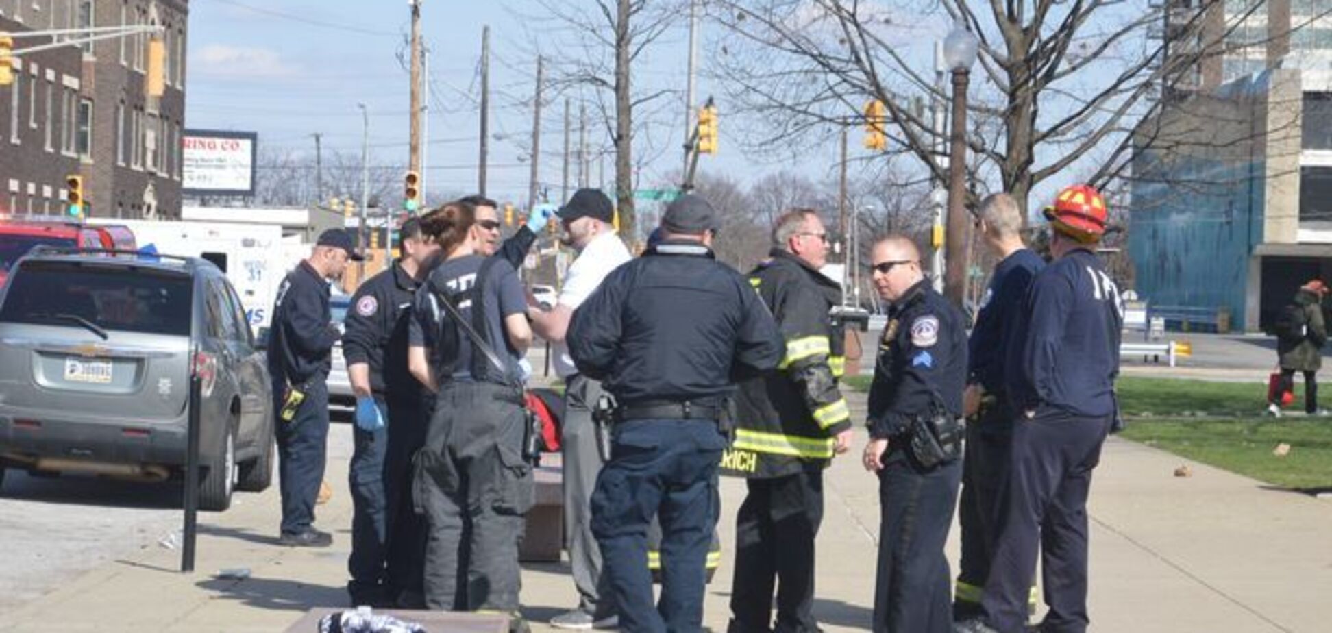 В США средь бела дня устроили жестокую поножовщину: есть раненые