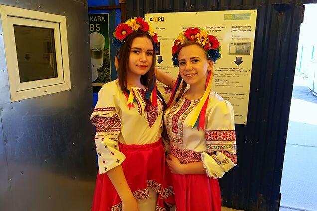 'Дуже сумуємо': кримчани розповіли, як чекають Україну