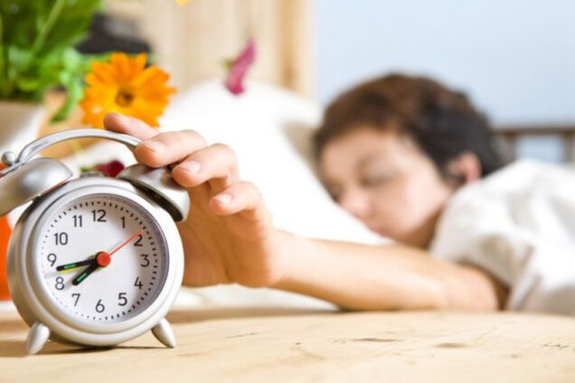 Нужно ли заставлять детей вставать рано в школу?