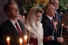 "На каблуках опасно": в сети высмеяли "пасхальное" фото Путина и Медведева