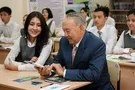 Школьников Казахстана будут учить на английском языке