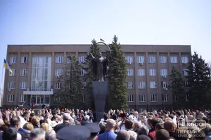 "Ад адський": мережу шокувало "руське" відкриття пам'ятника в Кривому Розі
