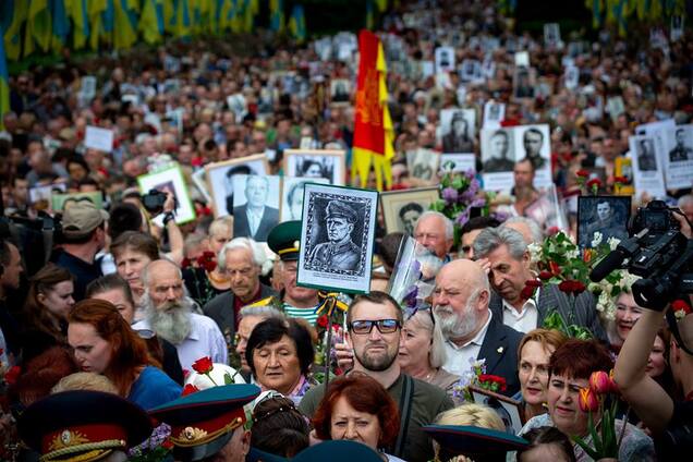 На акции 'Бессмертный полк' в Киеве заметили врага Кремля