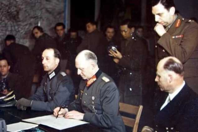 Цирк с конями вокруг Дня Победы продолжается