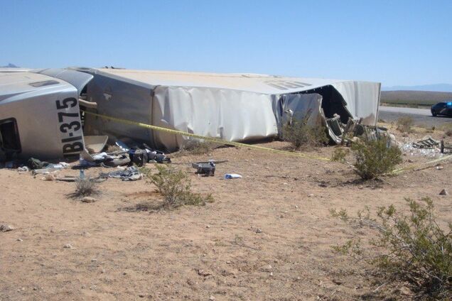 Потерял $800 тысяч: в Лас-Вегасе перевернулся грузовик с деньгами. Фотофакт