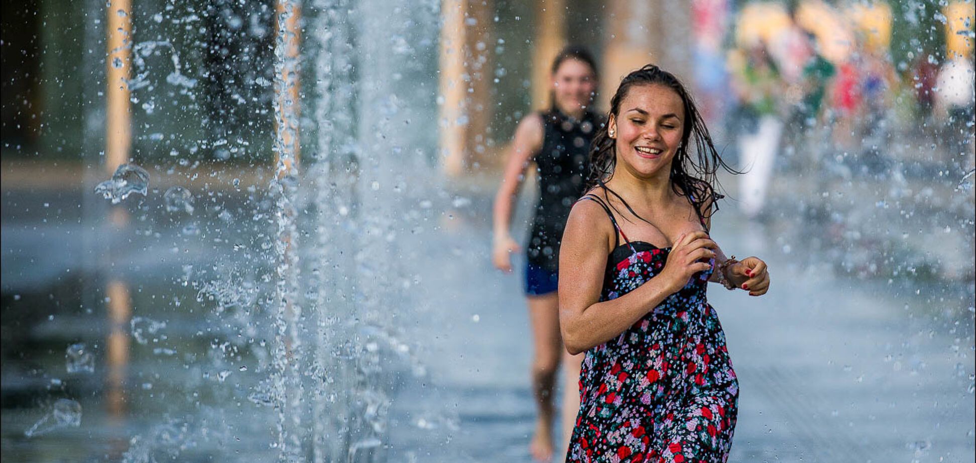 Киевлян в жару будут поливать водой в парках