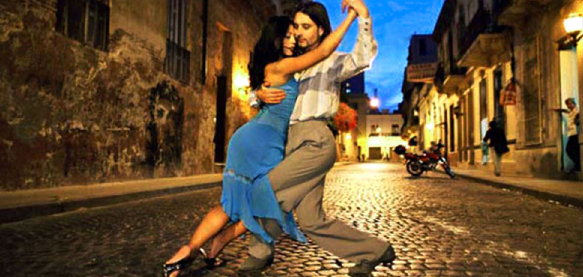 В Киеве тысячи людей соберутся на бал под открытым небом