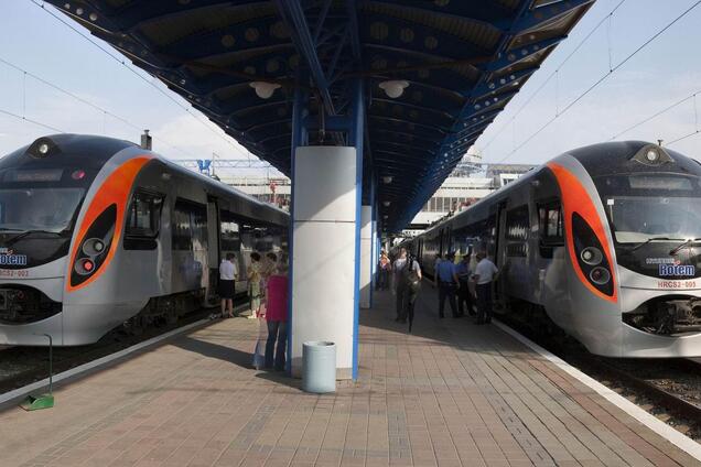 Что брать с собой в поезд: как сделать поездку комфортной