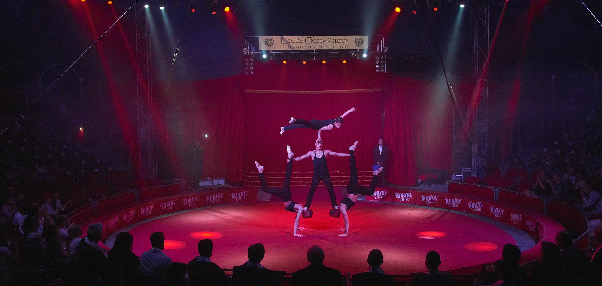 Звёзды циркового фестиваля 'Золотой Трюк Кобзова' зажглись в Одессе