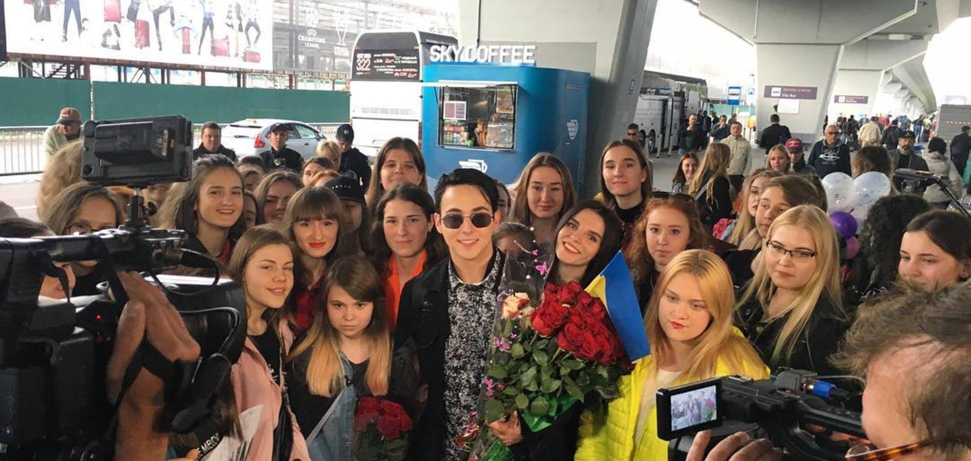 'Моя победа!' MELOVIN'а роскошно встретили в Украине после 'Евровидения-2018'