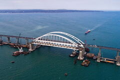 Оккупанты запустили часть Крымского моста