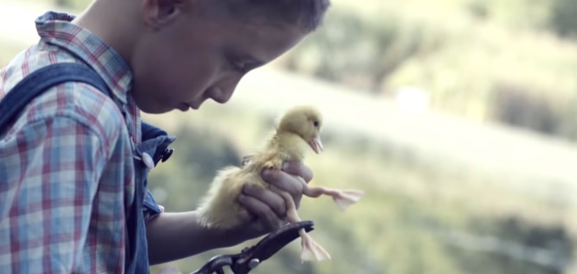 Фон Трієр 'вбив' Уму Турман в першому трейлері нового фільму