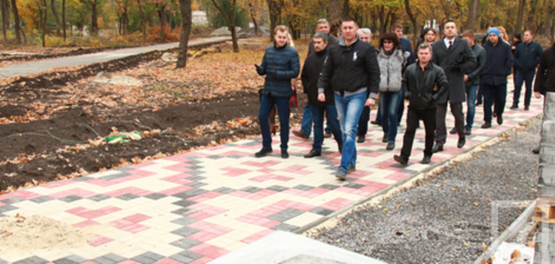 Мэрия Кривого Рога хочет остановить строительство самой большой каменной вышиванки в Украине
