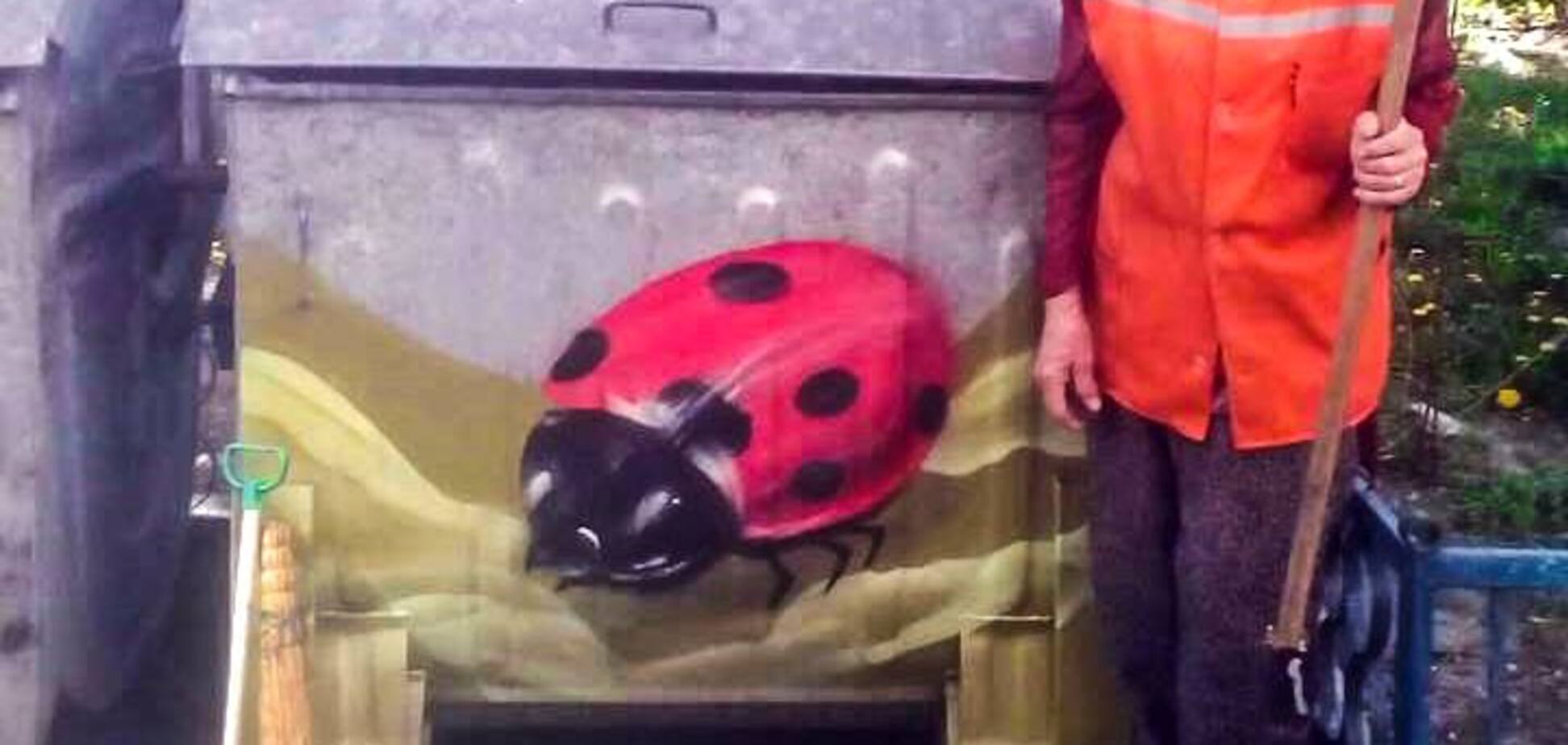 В Киеве художник нарисовал граффити на мусорке, чтобы поддержать дворника