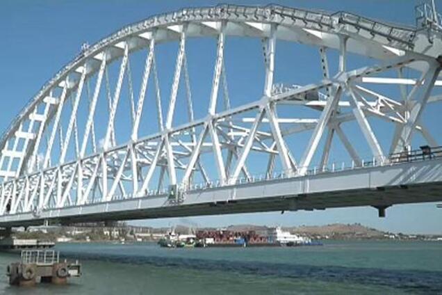 Путину не доверили: в Крыму показали первого ступившего на Керченский мост