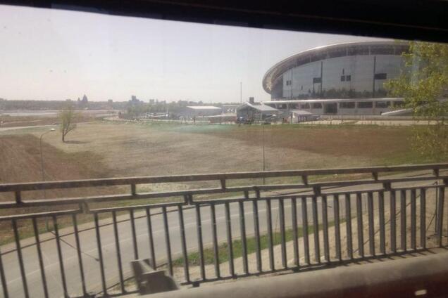 В Казани на стадионе ЧМ-2018 покрасили землю: фотофакт