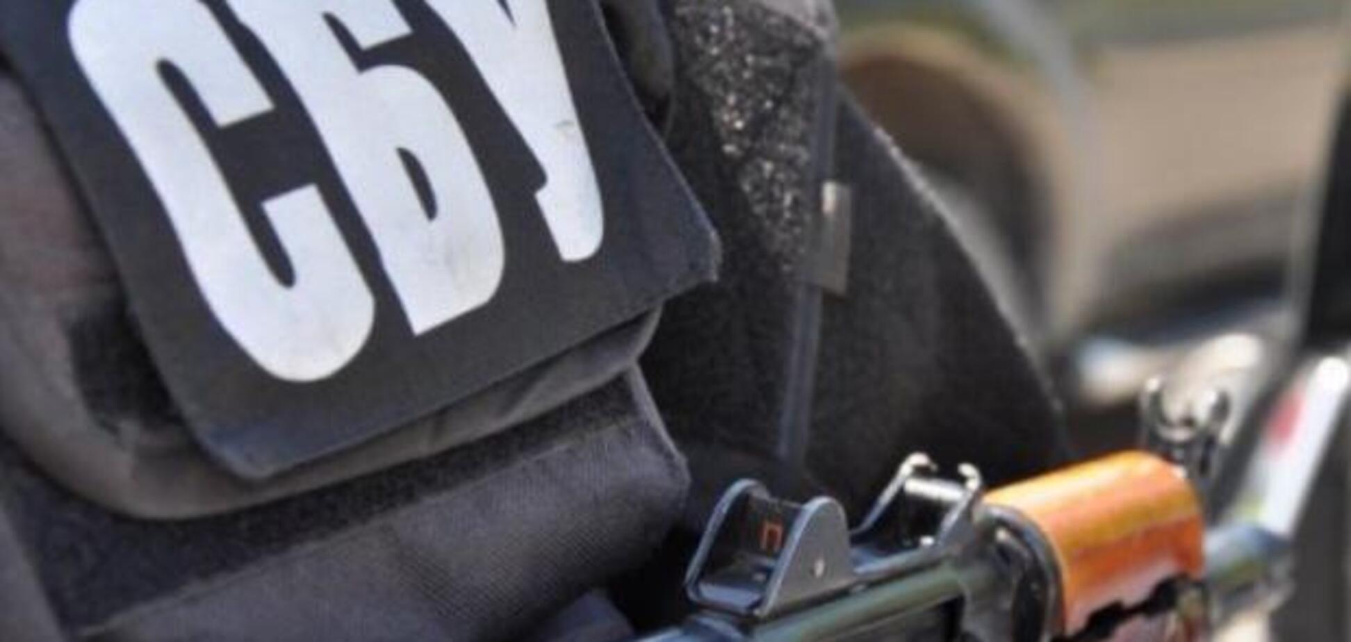 Это ядовитое кубло нужно выдворить из Украины