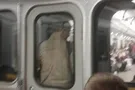 "Люди были в шоке": в киевском метро экстремал устроил переполох ради селфи
