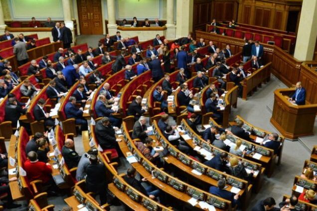 Позбавлення кримчан громадянства України: Порошенко прийняв рішення