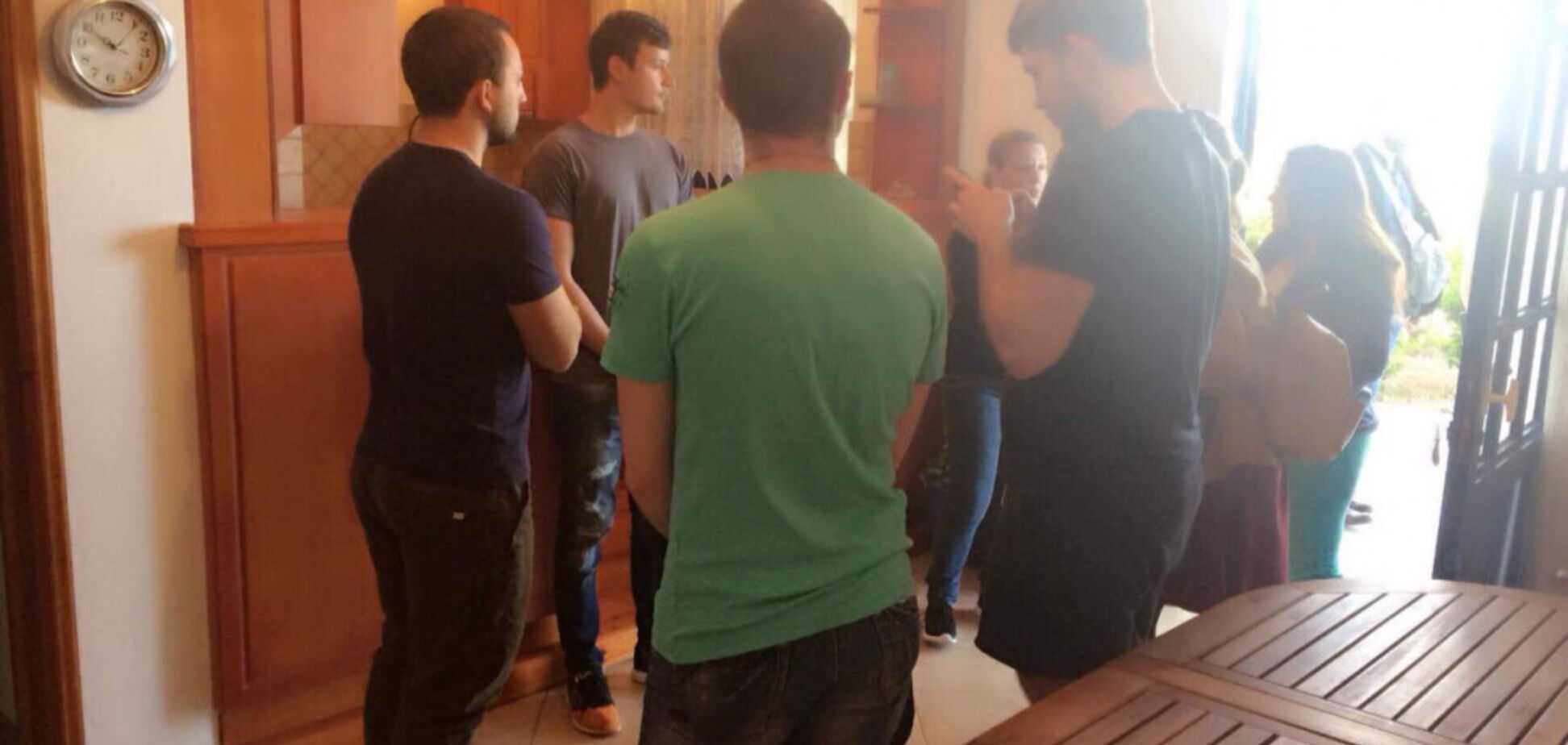 Жилье, питание и лучшие адвокаты: Пантелис Бумбурас помогает 16 задержанным одесским морякам (общество)