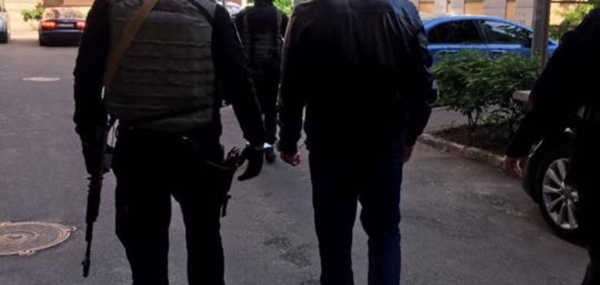 Похищали и пытали людей: в Киеве накрыли масштабную банду