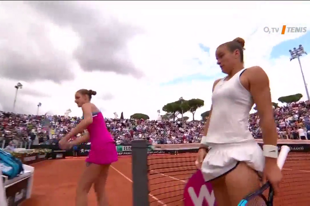 Знаменитая теннисистка 'сошла с ума' и сломала судейскую вышку