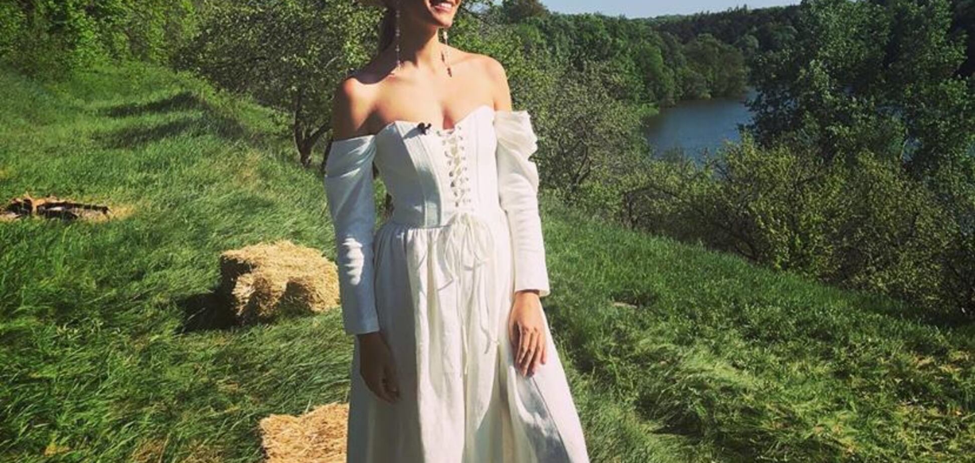 Катя Осадча з'явилася на пікніку у Бабкіних у ніжному платті за 900 доларів