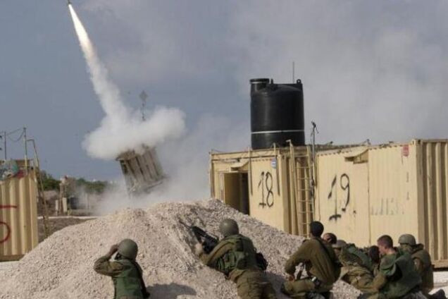 Израиль мощно ударил по сектору Газа: повреждены семь военных объектов