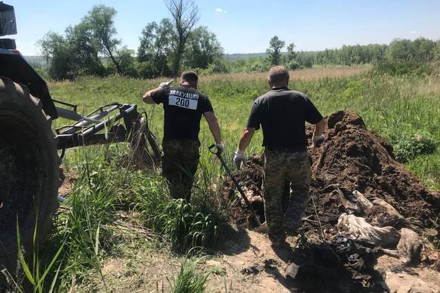 Сняли с погибших под Иловайском: выяснились подробности находки под Днепром