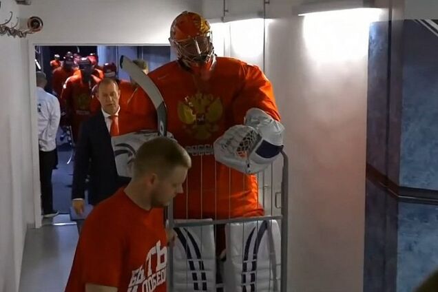 Такого ще не було! Воротар збірної Росії відзначився на ЧС з хокею: епічне відео